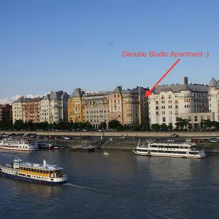 Danube Apartman *